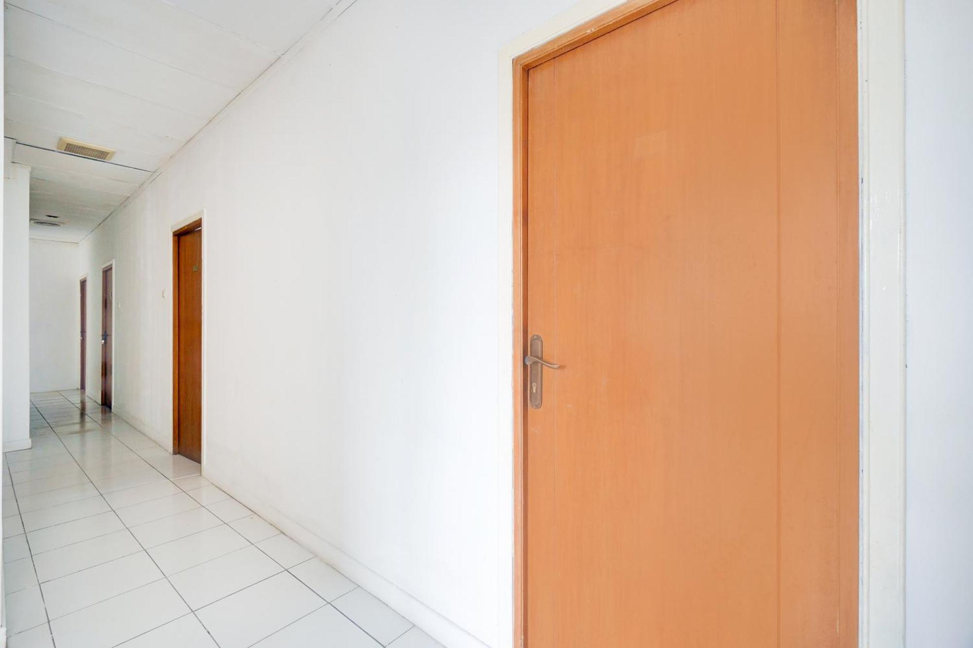 Hotel O Palmerah Near Binus Formerly Bango 3*